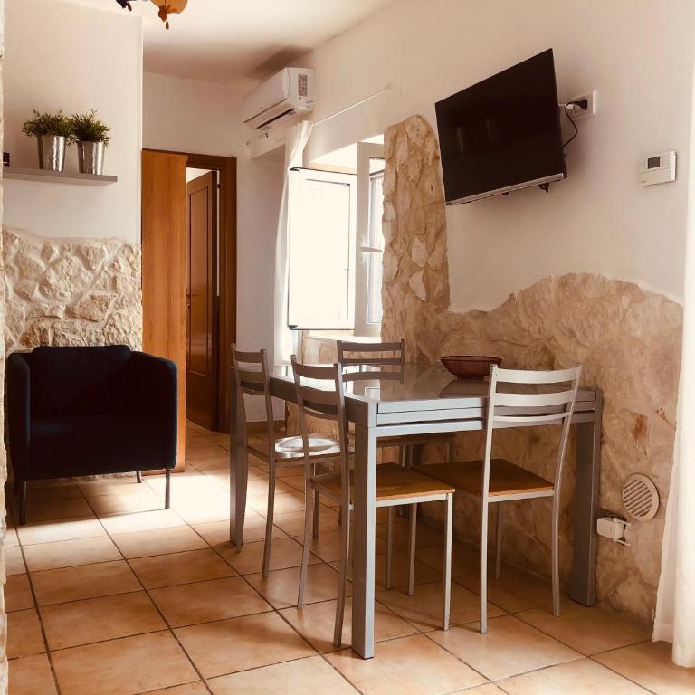 C.B.Guesthouse - Two-Bedroom House - 23