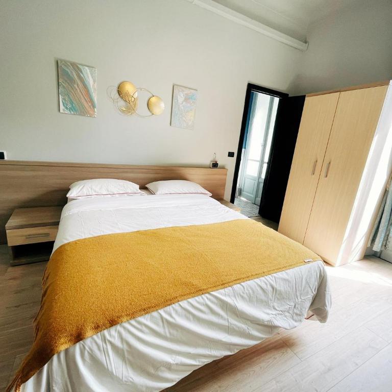 Il Giramondo - Double Room with Private Bathroom - 4