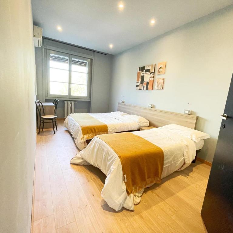 Il Giramondo - Triple Room with Shared Bathroom - 1