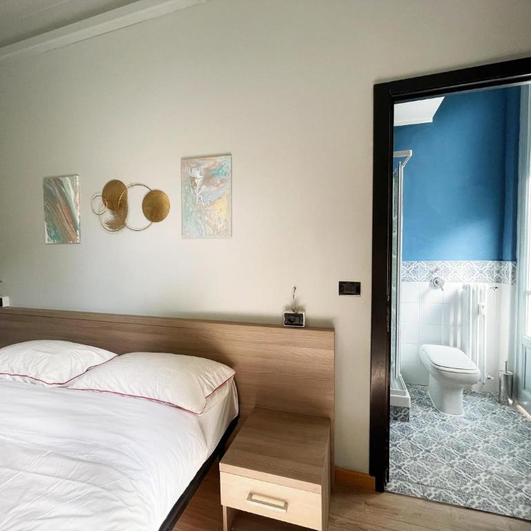 Il Giramondo - Double Room with Private Bathroom - 2