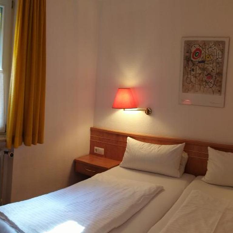 Hotel Möve garni - Budget Doppelzimmer – Erdgeschoss mit Blick auf den Innenhof - 1