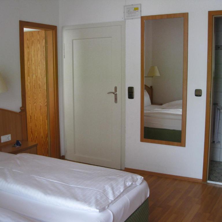 Hotel Möve garni - Comfort Dreibettzimmer - 4