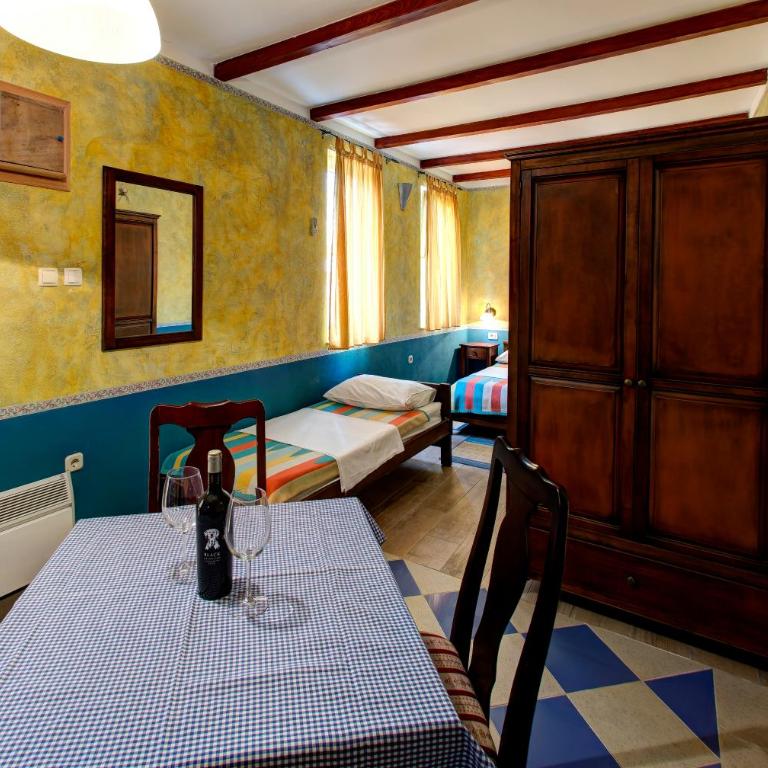 Villa Botticelli - Studio with Pool Use - 5