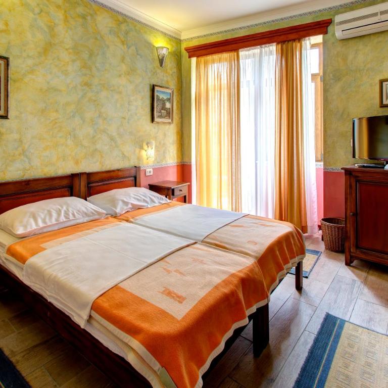 Villa Botticelli - Double or Twin Room with Terrace - 8
