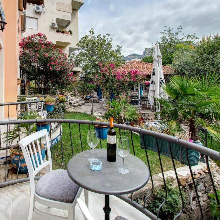 Villa Botticelli - Double or Twin Room with Terrace - 11