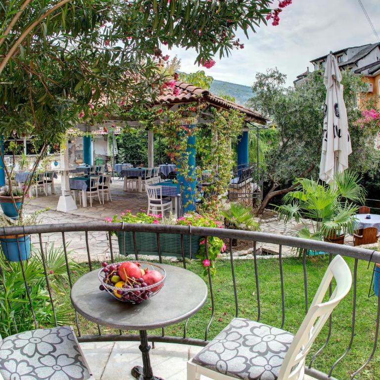 Villa Botticelli - Double or Twin Room with Terrace - 10