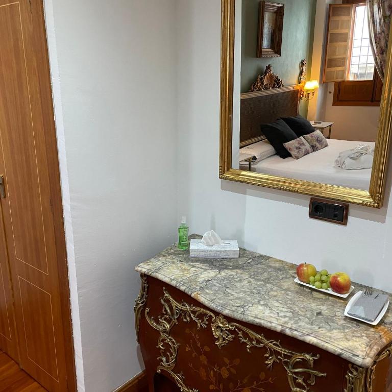 Hotel Boutique La Llave de la Judería - Junior Suite with Terrace - 3