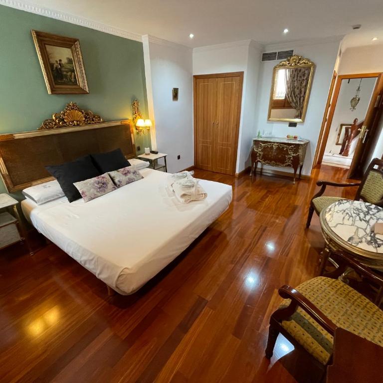 Hotel Boutique La Llave de la Judería - Junior Suite with Terrace - 7