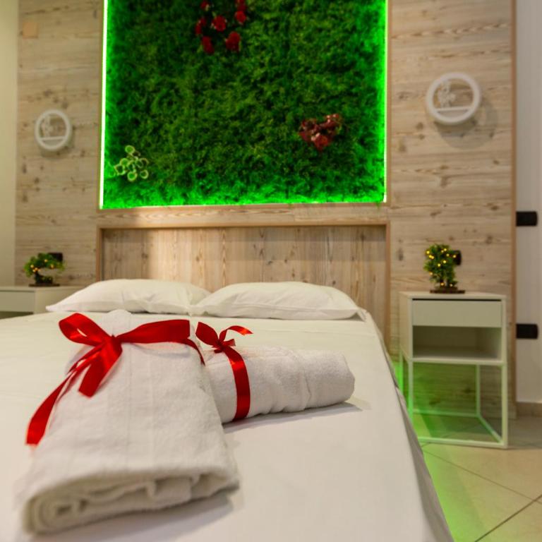 Pompei Luxury Rooms - Suite King con Vasca Idromassaggio - 4