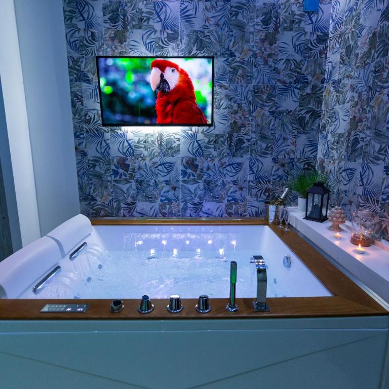 Pompei Luxury Rooms - Suite King con Vasca Idromassaggio - 6