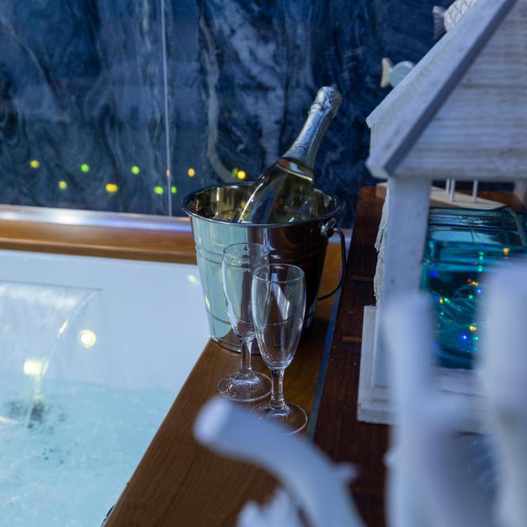 Pompei Luxury Rooms - Suite Deluxe con Vasca Idromassaggio - 13