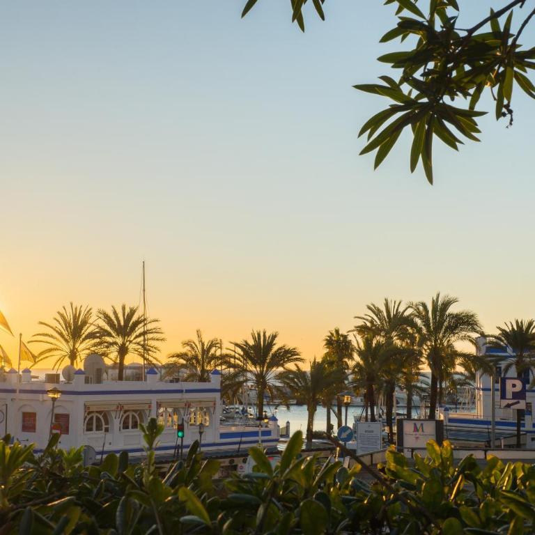 Escape to Estepona - Two-Bedroom Apartment - 48