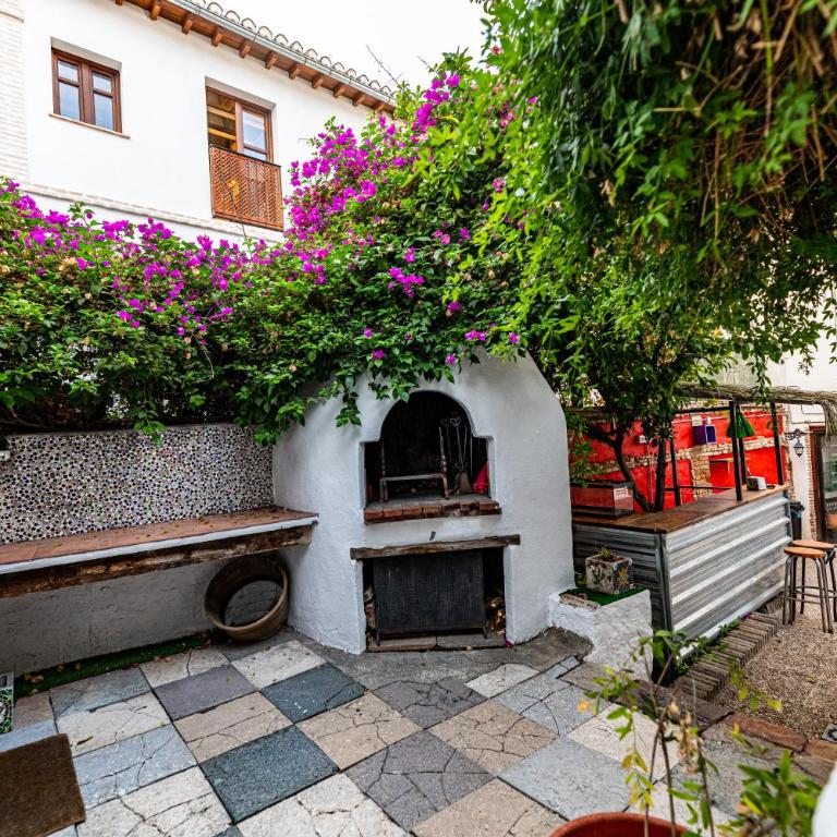 Amaka House - Economy Quadruple Room with Shared Bathroom - 5
