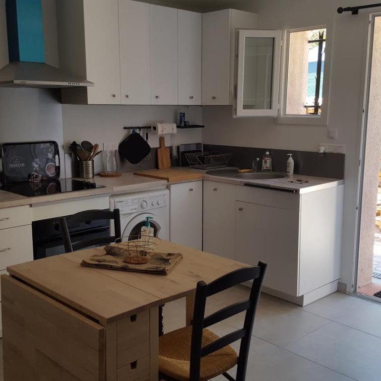 Appartement Rez de Jardin avec piscine - Apartamento de 1 dormitorio - 7