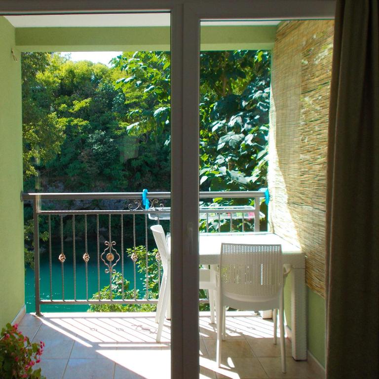 Kovac Riverfront Apartments - Two-Bedroom Apartment - 5