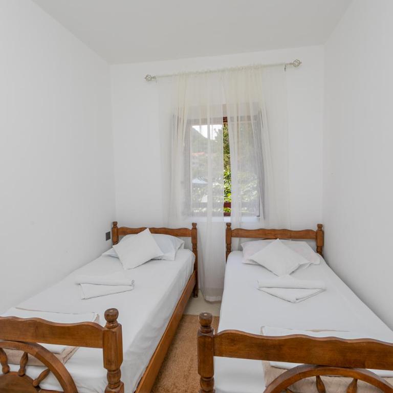 Beachfront House Jovan - Vacation Home - 30