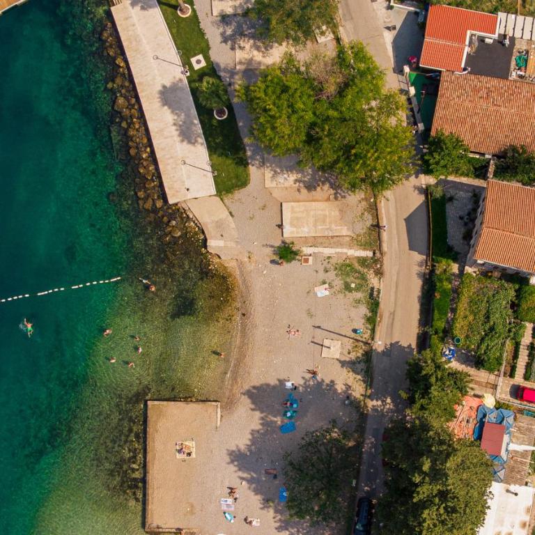 Beachfront House Jovan - Vacation Home - 6
