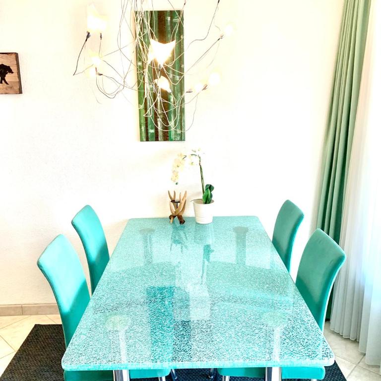 Holiday Apartment Gian - close to the Kongresshaus, the ice hockey stadium, cross-country skiing, the Eau-la-la indoor pool and wellness, large supermarket, 2 bus stops, with an indoor garage and fully equipped - Apartment mit 1 Schlafzimmer - 15