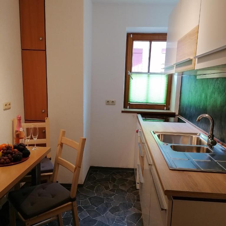 Alpenstyle Ferienwohnung mit Südbalkon in Geisteier's Hüs - Apartment mit 1 Schlafzimmer - 10