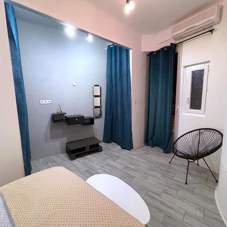 Calvi T2 climatisé, wifi, centre-ville, à proximité plage, commerces, taxi & gare, vue plage & montagne - Appartement 1 Chambre - 22