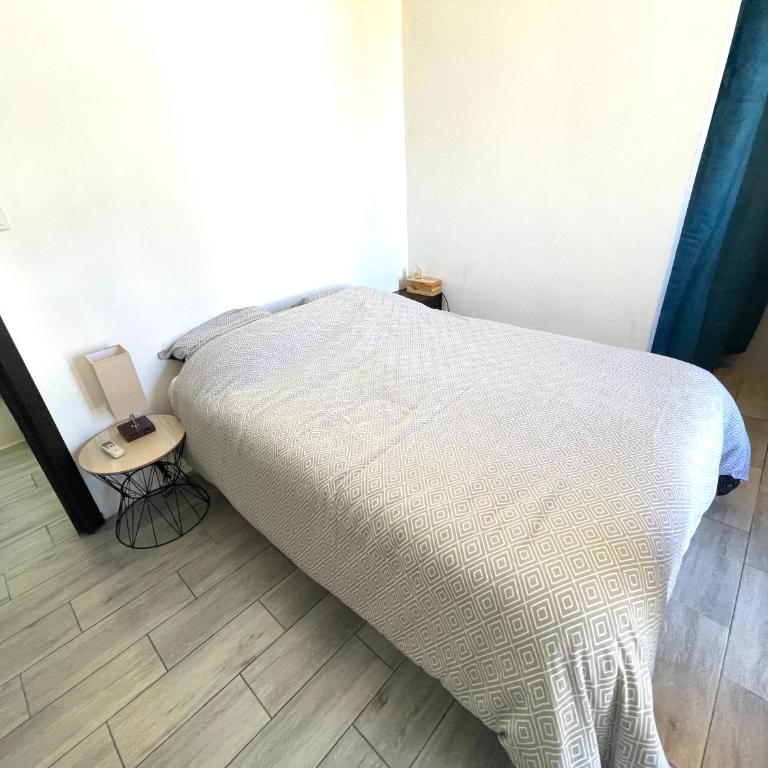 Calvi T2 climatisé, wifi, centre-ville, à proximité plage, commerces, taxi & gare, vue plage & montagne - Appartement 1 Chambre - 8