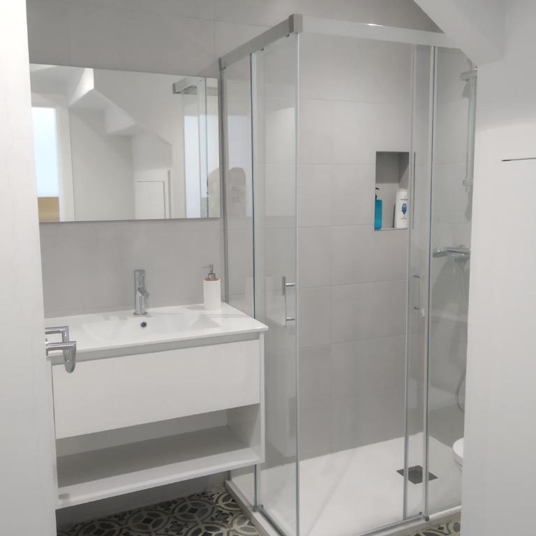 CASA CASCO HISTÓRICO - Habitación Doble Económica con baño privado - 2