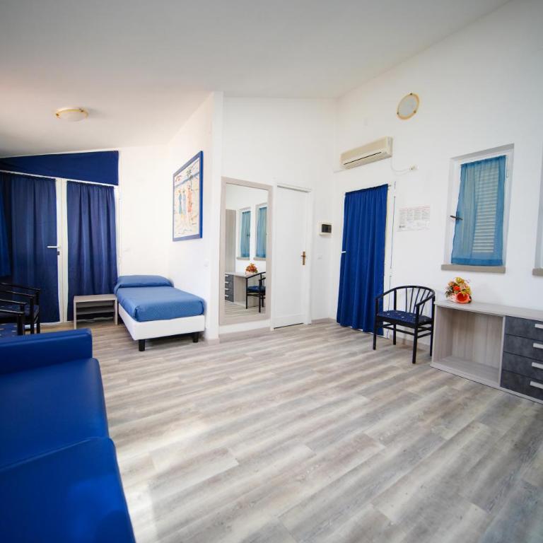 Hotel Capo Di Stella - Camera Familiare con Vista Mare - 6