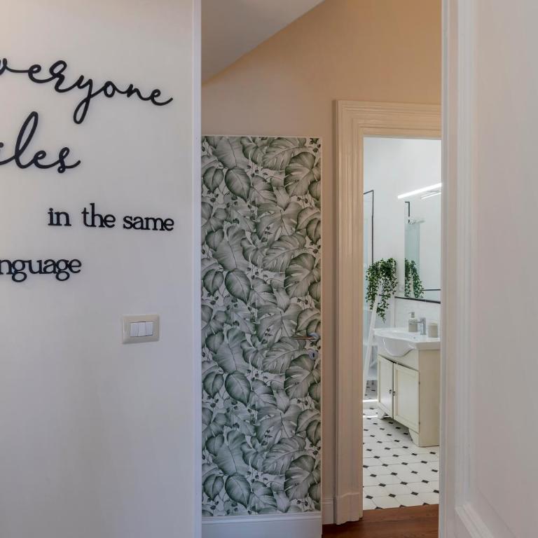 GuestHost - Piazza Nievo a Trastevere! Apt con Balcone - Appartamento con 2 Camere da Letto - 24