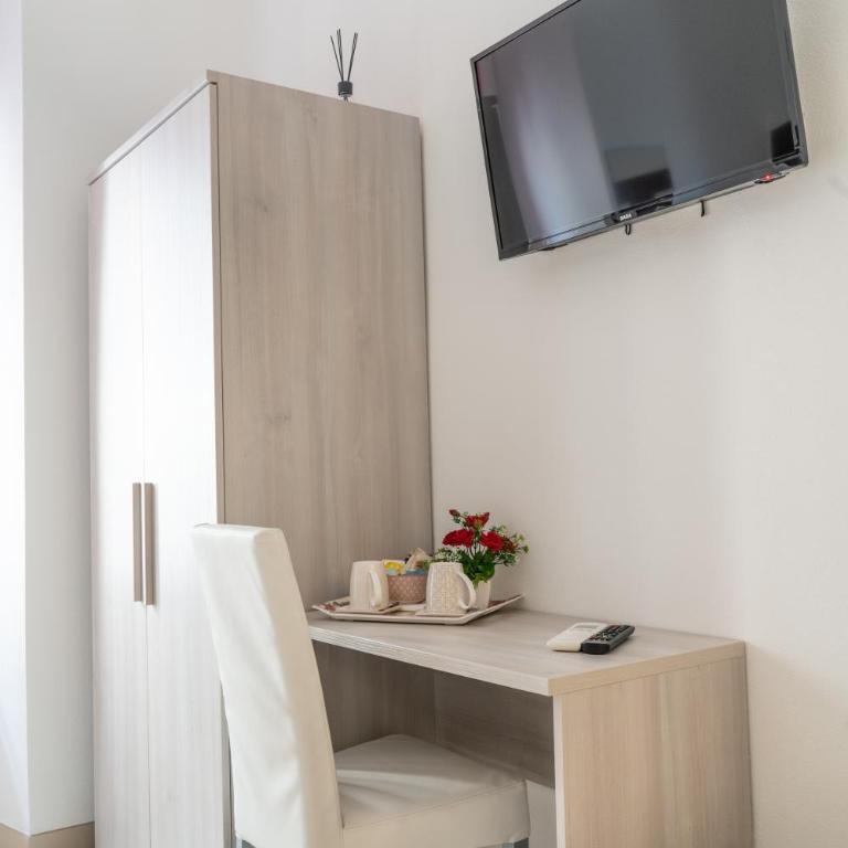 Le Stanze dei Poeti e del Vino - Double Room with Private External Bathroom - 3