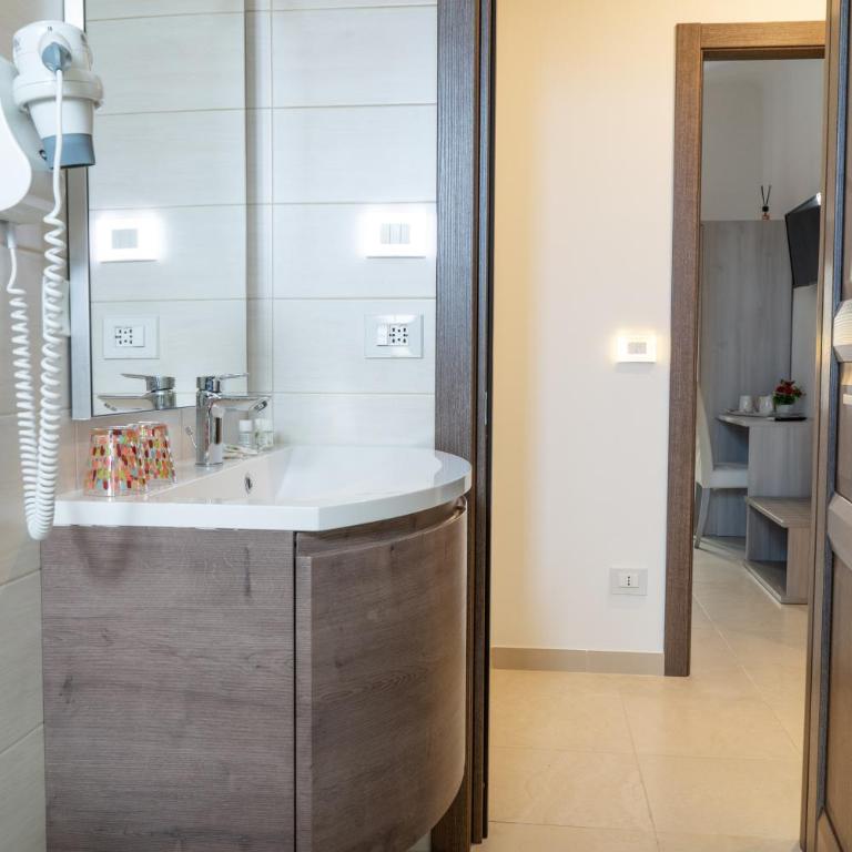 Le Stanze dei Poeti e del Vino - Double Room with Private External Bathroom - 5