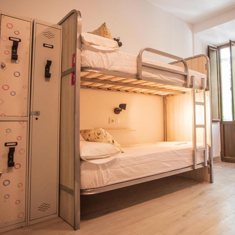 La Flamenka Hostel - Cama en habitación compartida mixta de 8 camas - 3