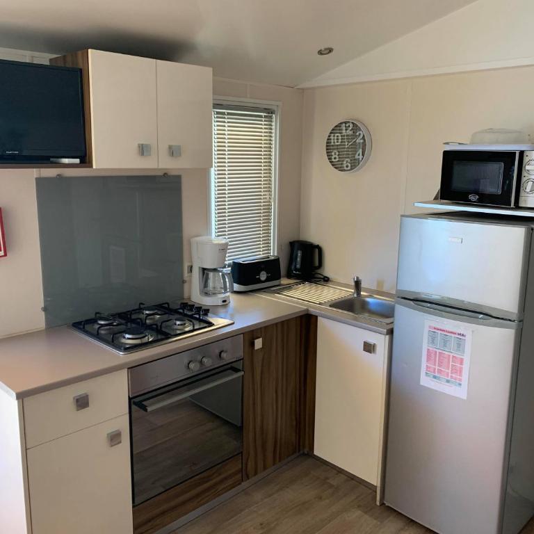 Camping Le Montourey - Mobile Home - 2