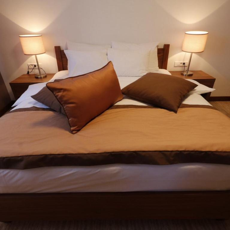 Apartman Tijana - privatni apartman B133 hotel Vučko - Three-Bedroom Apartment - 5