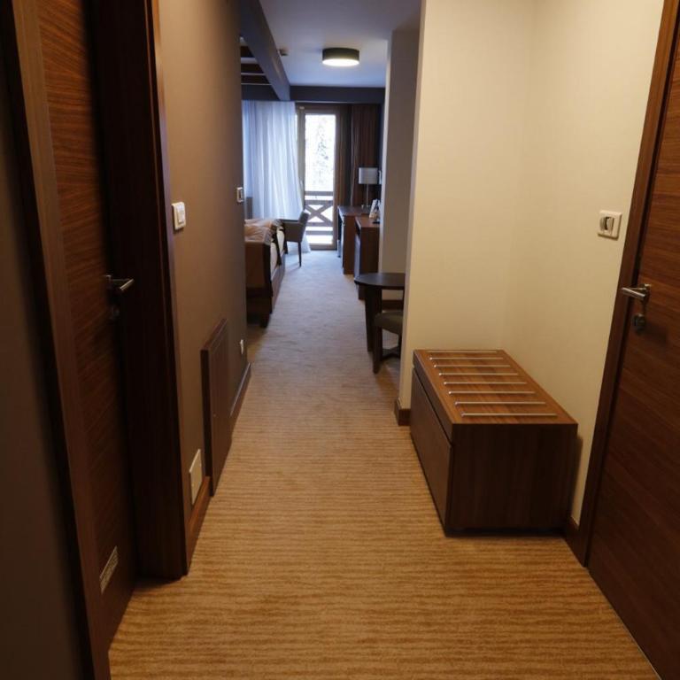 Apartman Tijana - privatni apartman B133 hotel Vučko - Three-Bedroom Apartment - 8