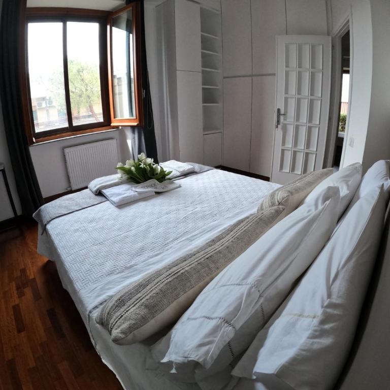 EMI's Guest House - Double Room - 6