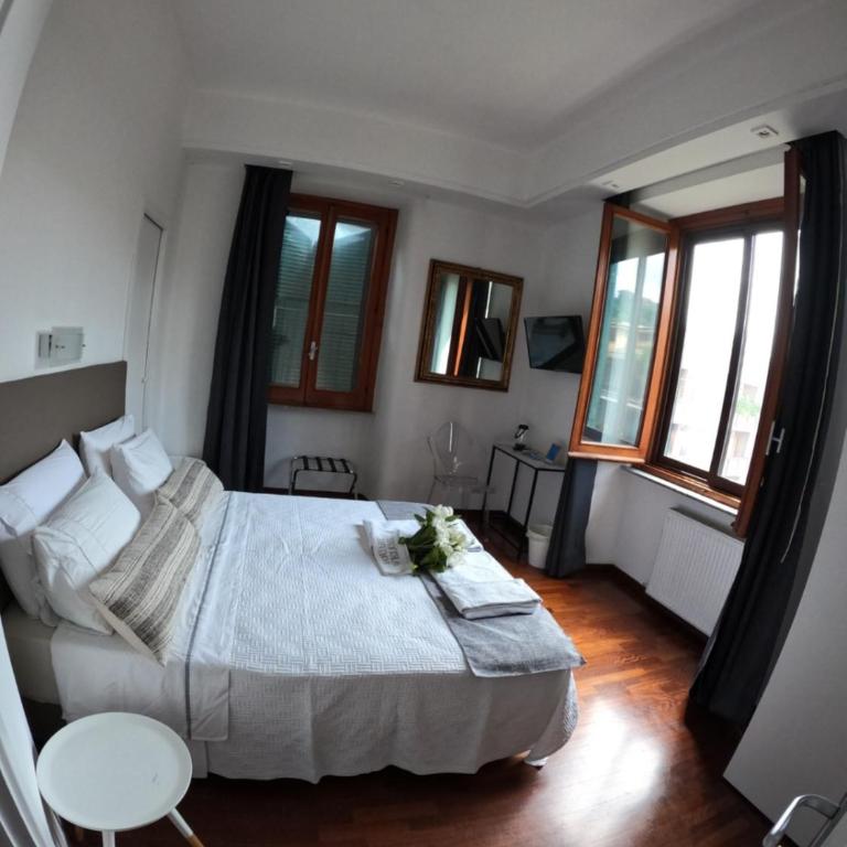 EMI's Guest House - Double Room - 7