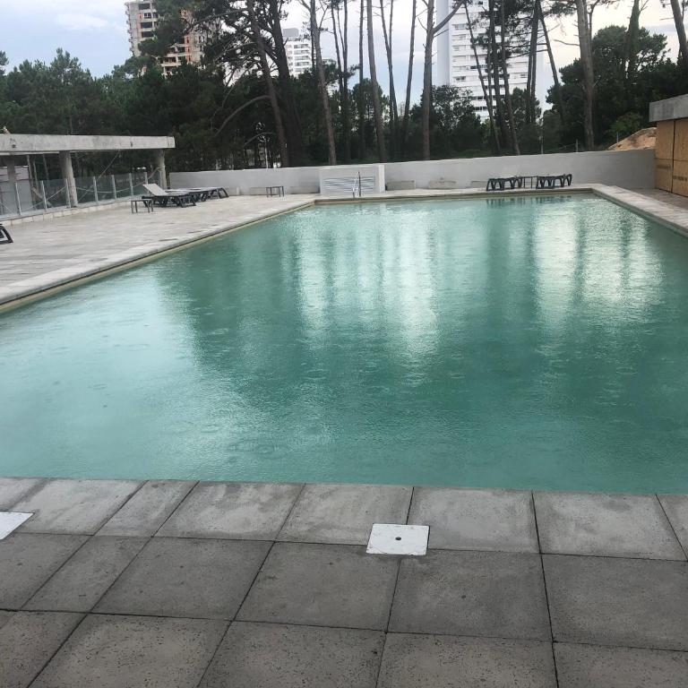 Pta del Este piscina abierta y cubierta climatizada, gimnasio, Netflix, aire,garage - Apartamento de 2 dormitorios - 21