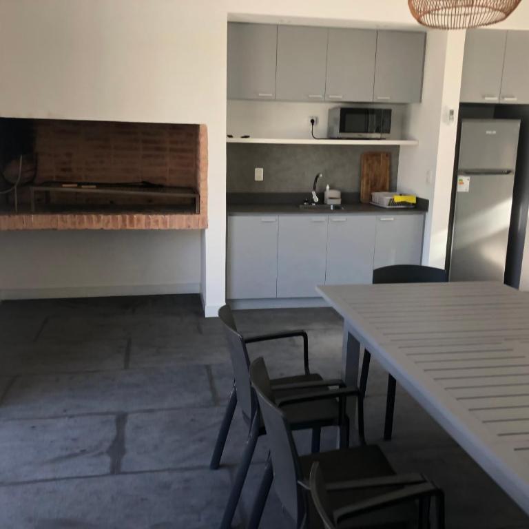 Pta del Este piscina abierta y cubierta climatizada, gimnasio, Netflix, aire,garage - Apartamento de 2 dormitorios - 43