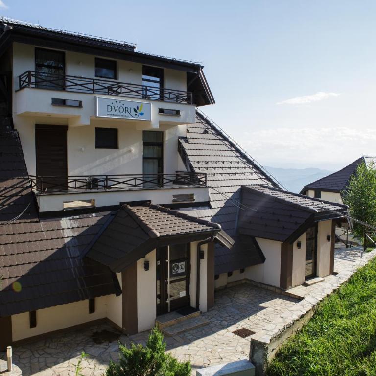 Dvori Sky View E13 Kopaonik - free private parking - One-Bedroom Apartment with Terrace - 3