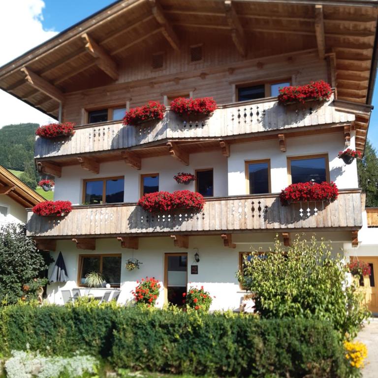 Haus Roland - Apartment with Garden - 1