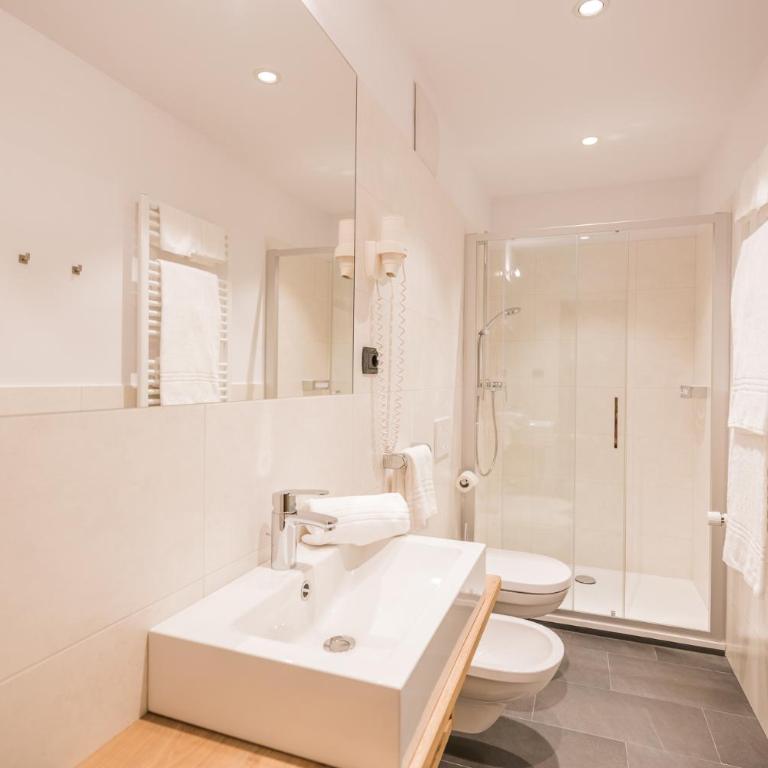 Hotel Laurin - Camera Matrimoniale con Balcone - 6