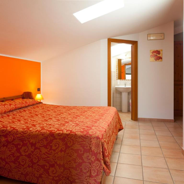 Agriturismo La Panoramica - Quadruple Room with Terrace - 3