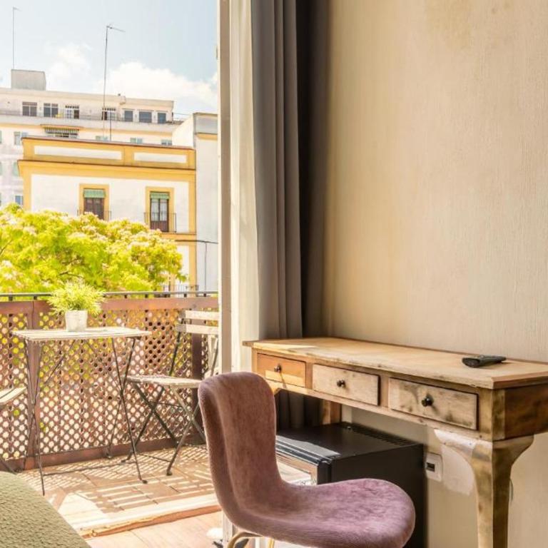Catedral Suites Jerez - Habitación Doble con balcón - 5