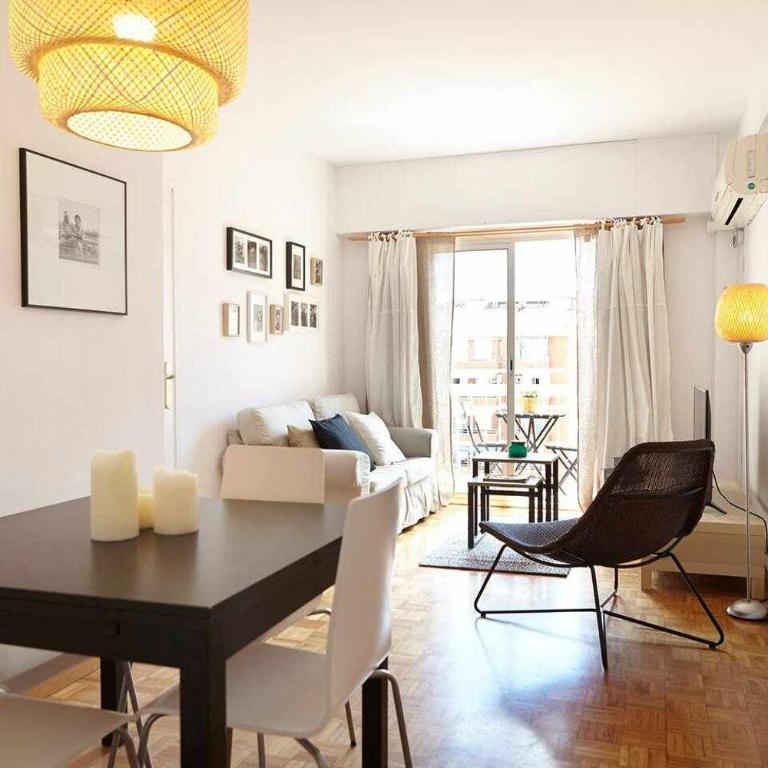 SAGRADA FAMILIA VIEWS Nos preocupa su seguridad. - Three-Bedroom Apartment (5 Adults) - 4