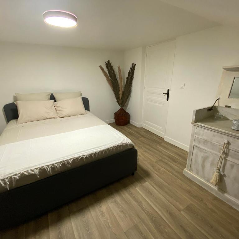 Le Clos Saint Martin - Maison 4 Chambres - 12