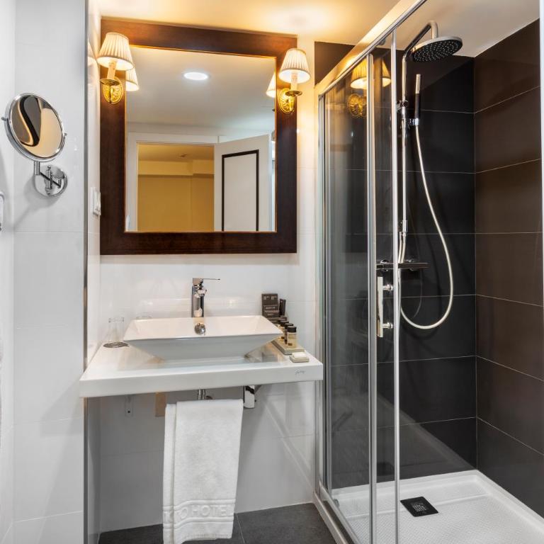 H10 Corregidor Boutique Hotel - Habitación Triple - 8