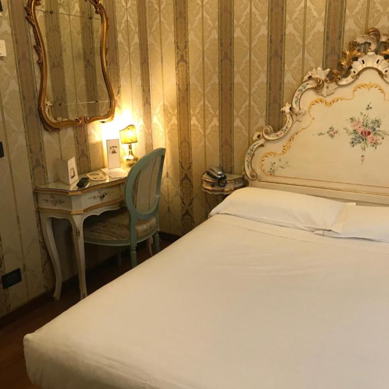 Hotel Carlton On The Grand Canal - Camera Matrimoniale Piccola - 4