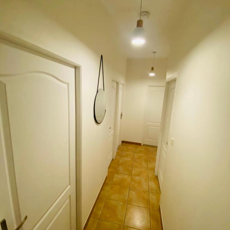 Le Familia,T5 avec terrasse,parking privé et Clim, idéal famille et professionnels - Appartamento - 17