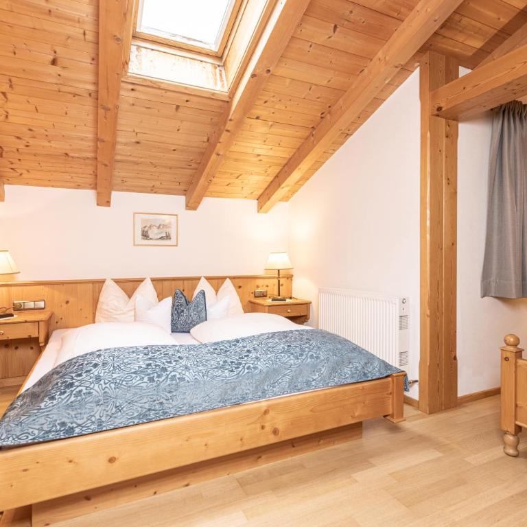 Wellnessappartements Margit - Apartment mit 1 Schlafzimmer, Balkon und Bergblick - 2
