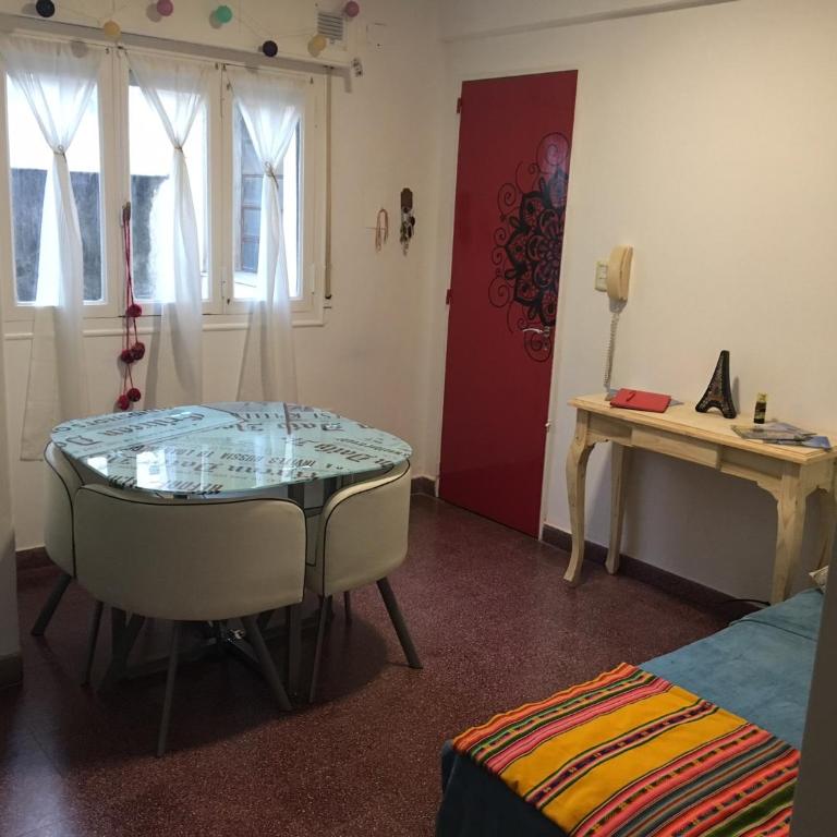Cozy, Bright, near everything./Cómodo, luminoso, cerca de todo. - Apartamento - 3